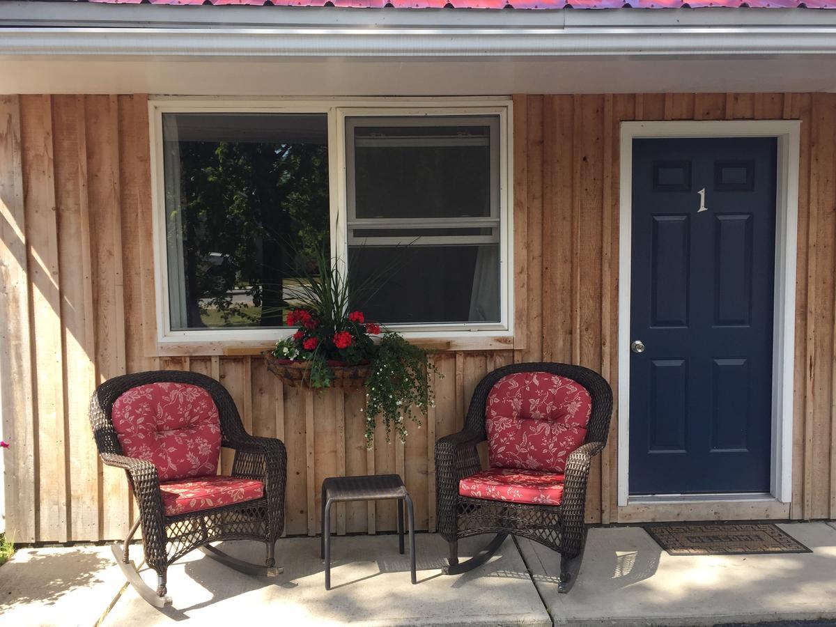 My Friends Inn Manitoulin Manitowaning Exterior foto